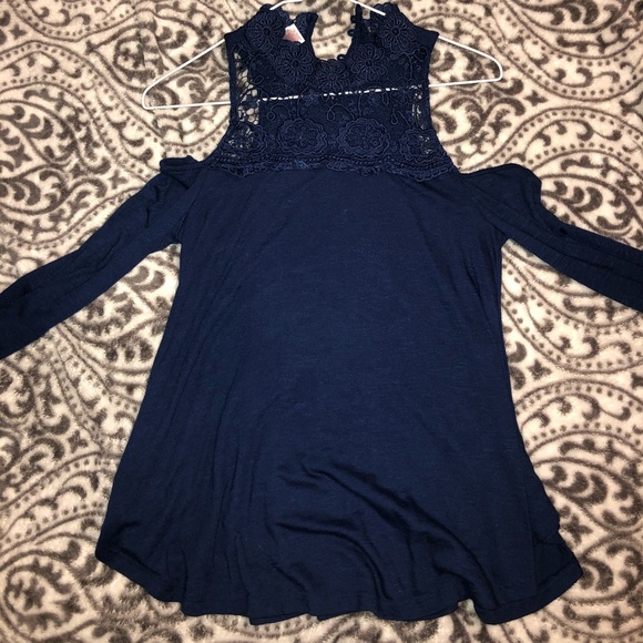 Blouse - Picture 2 of 3